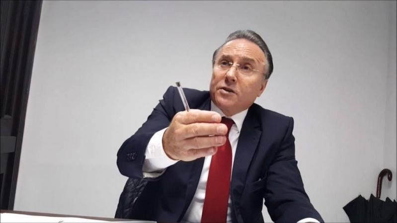 Ex-primarul Iaşului a pus poliţiştii locali pe urmele iubitei sale