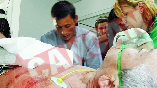 Injunghiat de fiica lui de 17 ani