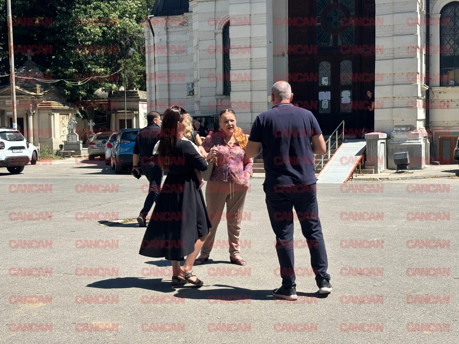 Cum a apărut Maria Cârneci la înmormântarea lui Ion Cernea, soțul Irinei Loghin. Toată lumea s-a uitat ULUITĂ la ea