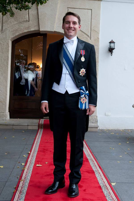 Fostul Principe Nicolae și Alina Maria Binder s-au cununat duminică, la Biserica Sfântul Ilie din Sinaia
