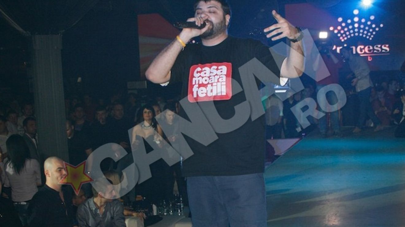 "Casa Moara Fetili", dedicatie pe tricou pentru "suporterii" moldoveni de la Grasu XXL, la concertul din club Princess!