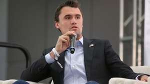 Tyler Robinson riscă pedeapsa cu moartea, după ce a fost acuzat de uciderea lui Charlie Kirk. Bărbatul a pledat nevinovat