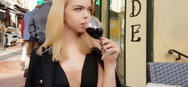Transformarea-șoc a lui „Barbie de România”. Incredibil cum arată acum blonda care a leșinat pe scena X Factor de la Antena 1