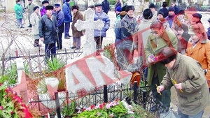 Pelerinaj la mormintele sotilor Ceausescu