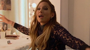 Jennifer Lopez isi trateaza fanii cu FUNDUL! O sa ramai cu gura cascata daca o vezi cat de bine arata la 44 de ani
