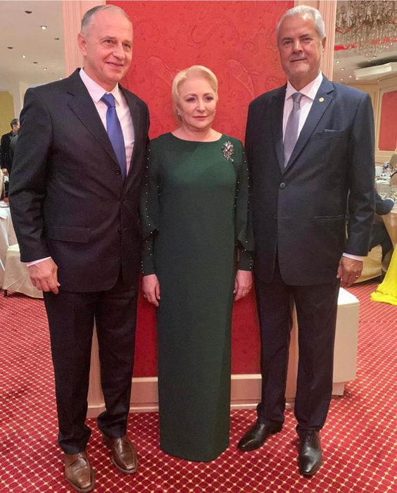 Cum s-a îmbrăcat Viorica Dăncilă la botezul fetiței Alessandrei Stoicescu