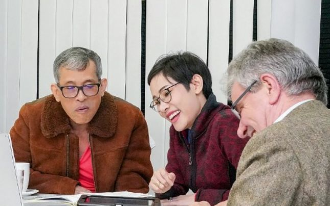GALERIE FOTO. Imagini cu concubina oficială a regelui al Thailandei, Rama al X-lea