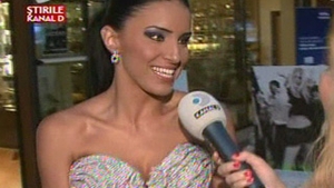 VIDEO Ce cred vedetele despre ideea de bomba sexy? Adelina Pestritu: "Doamne fereste, nici nu vreau sa fiu!"
