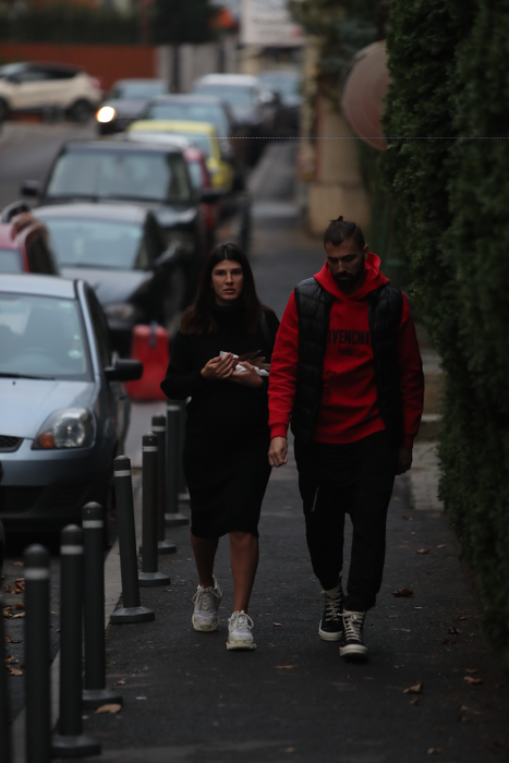 Raluca și Adrian Ropotan, plimbare pe străzile din Capitală