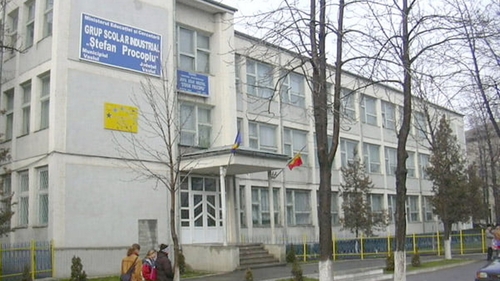 Scandal sexual într-un liceu din Vaslui, după ce o elevă a acuzat tâmplarul de hărțuire. Bărbatul nu se află la prima abatere