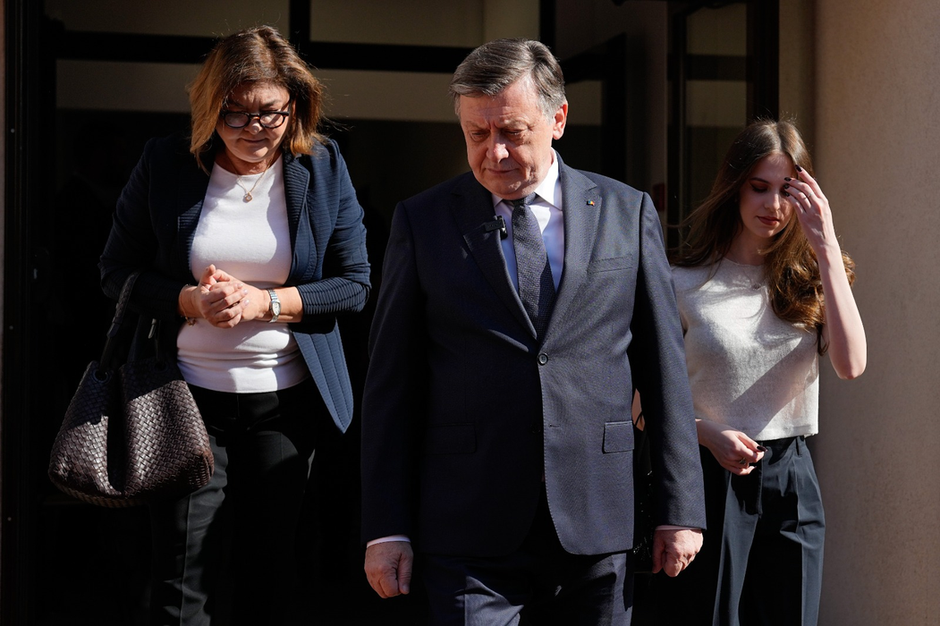 Fiica lui Crin Antonescu, Irina, a spus că se întoarce în țară dacă tatăl ei iese președinte Sursa foto: Mediafax