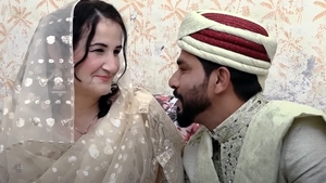 În iulie, o româncă de 50 de ani s-a cuplat pe Facebook cu un pakistanez care i-a spus că e de profesie "na’at khawan". Ireal ce s-a întâmplat acum, când s-au întâlnit prima dată