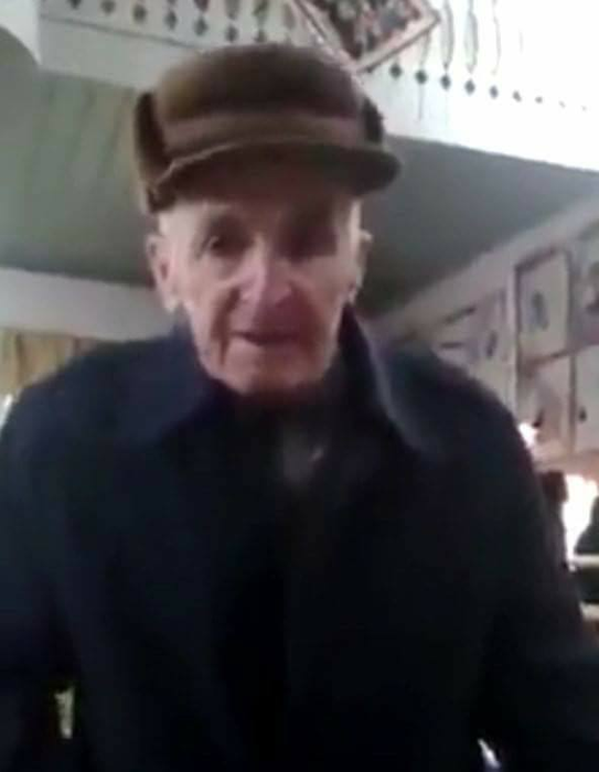 Un bunic de 102 ani, viral după ce a spus o poezie desprinsă din zilele noastre! Cât adevăr și ce tristețe!