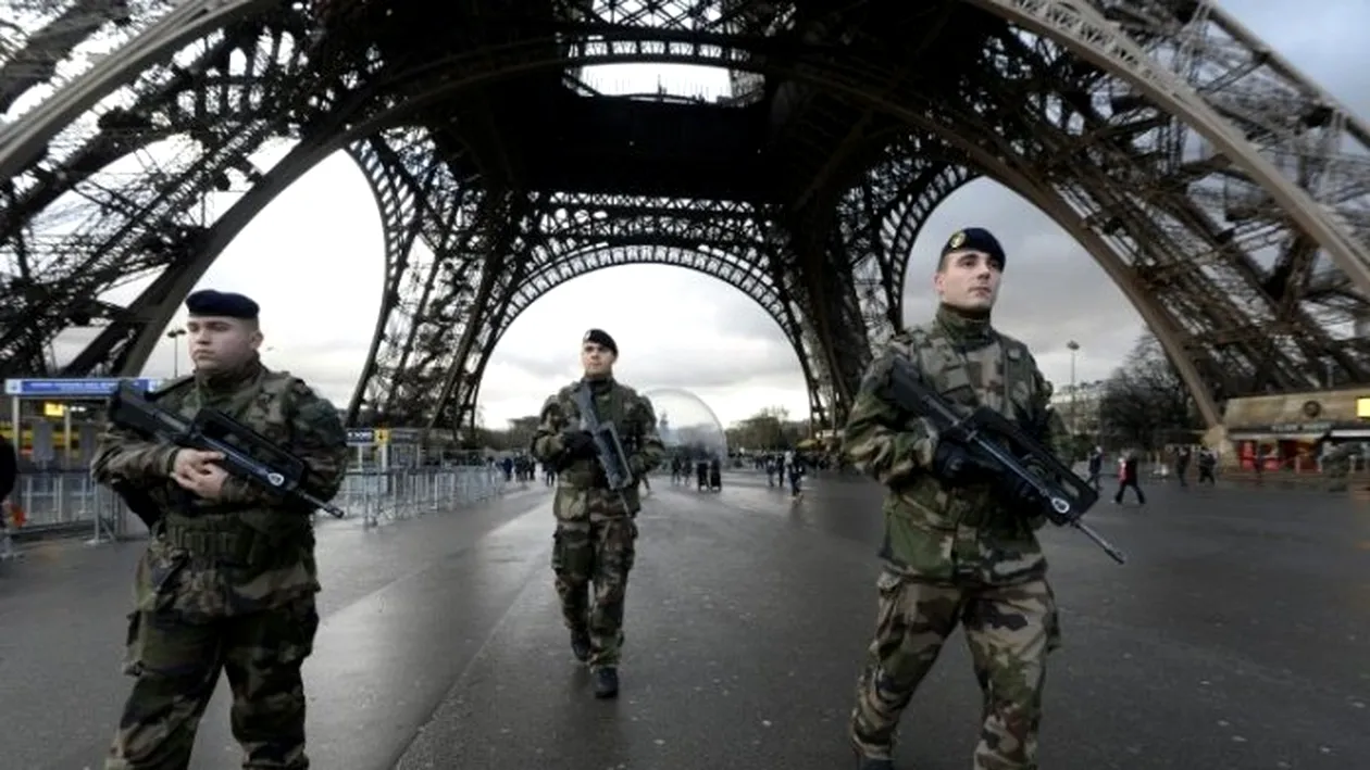 Va fi construită o barieră anti-atentate în jurul Turnului Eiffel! Autorităţile din Paris au luat hotărârea după ce...