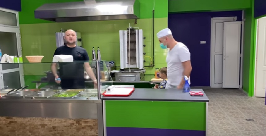 Leo de la Strehaia a dat faliment cu shaormeria din Pitești