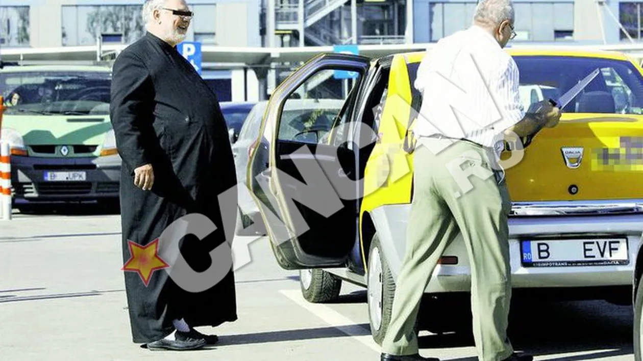 Filmat in 2008 in timp ce se lasa calcat in picioare de un barbat caruia ii lingea apoi ciorapii! Preotul sado-maso loveste din nou