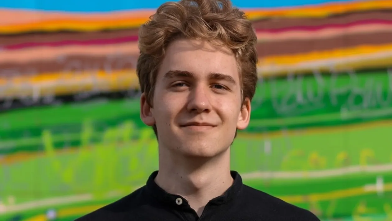 Theodor, elevul de aur din Iași, cu media 10 la BAC, pleacă la studii în SUA. De ce a ales să părăsească România