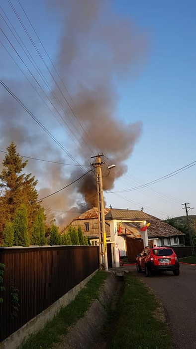 Incendiu la Mănăstirea Agafton din Botoșani. Flăcările au distrus multe bunuri