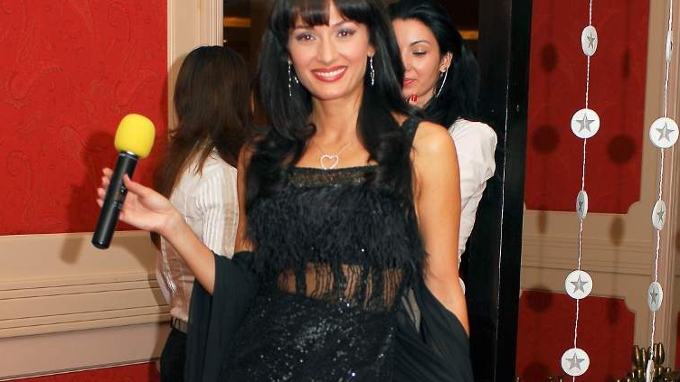 Anca Țurcașiu, de nerecunoscut, după schimabarea de look. Cum arată blondă și cu breton: "Asta da reinventare"