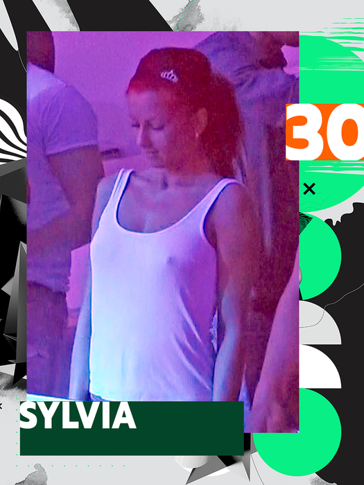 Top 50 dive cu “butonașii” la înaintare. Cine “înțeapă” mai puternic dintre Bianca Drăgușanu, Antonia sau Delia?