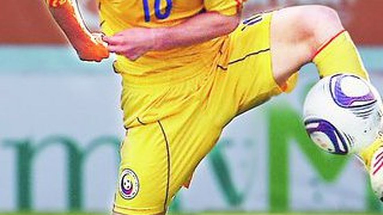 Acum chiar e fotbalist, si-a gasit si manechin. Ea este "bomba" lui Bumba