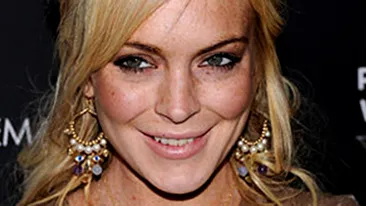 Lindsay Lohan a pozat NUD, iar imaginile au ajuns pe internet! Cum arata actrita topless
