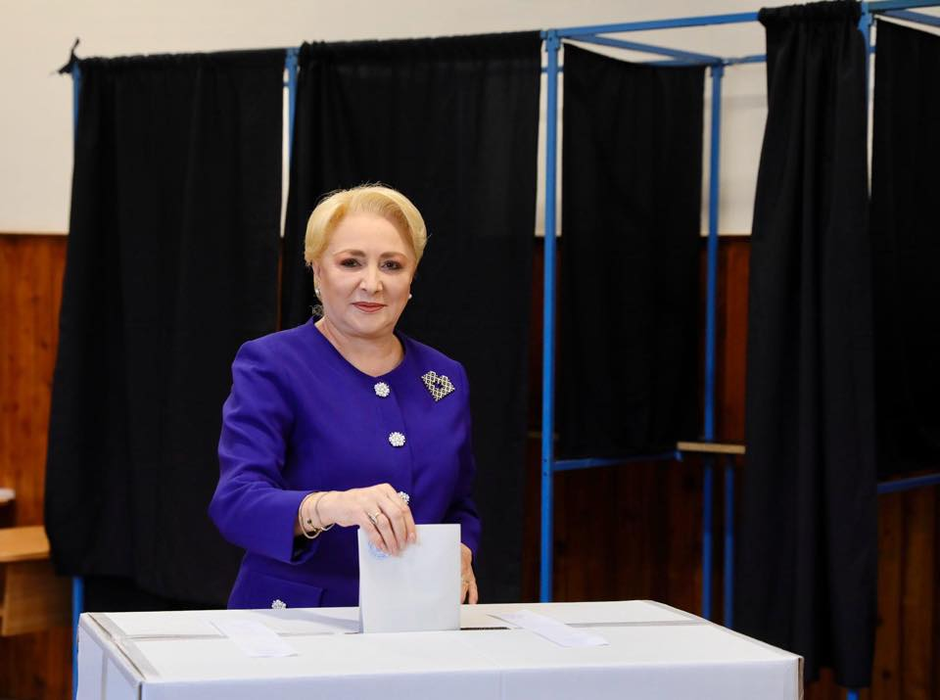 Soțul Vioricăi Dăncilă are un salariu mai mare decât șefa PSD. I-a dăruit un ceas de 20.000 de euro și dețin împreună 4 case