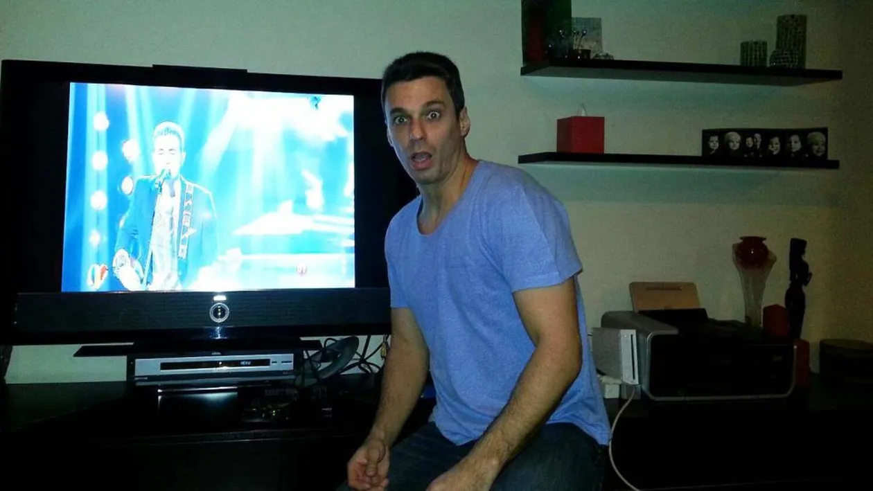 Ce mașină are Mircea Badea! Prezentatorul de la Antena 3, scandal în parcarea unui mall cu un șofer din Cluj