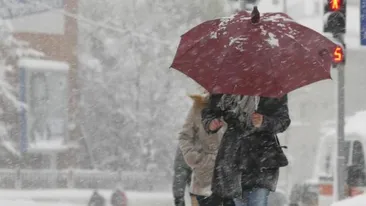 Vremea nu se imbunatateste deloc! Meteorologii au emis COD PORTOCALIU de vant in mai multe judete. Vezi daca si zona ta e afectata