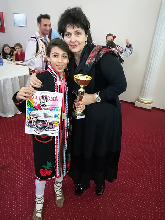 Camil participă frecvent la festivaluri de folclor, de unde pleacă întotdeauna cu premii