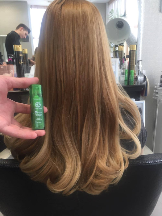 Campioana olimpică ALINA DUMITRU a „fugit“ două ore de lângă băieţelul ei pentru a se răsfăţa la salon!