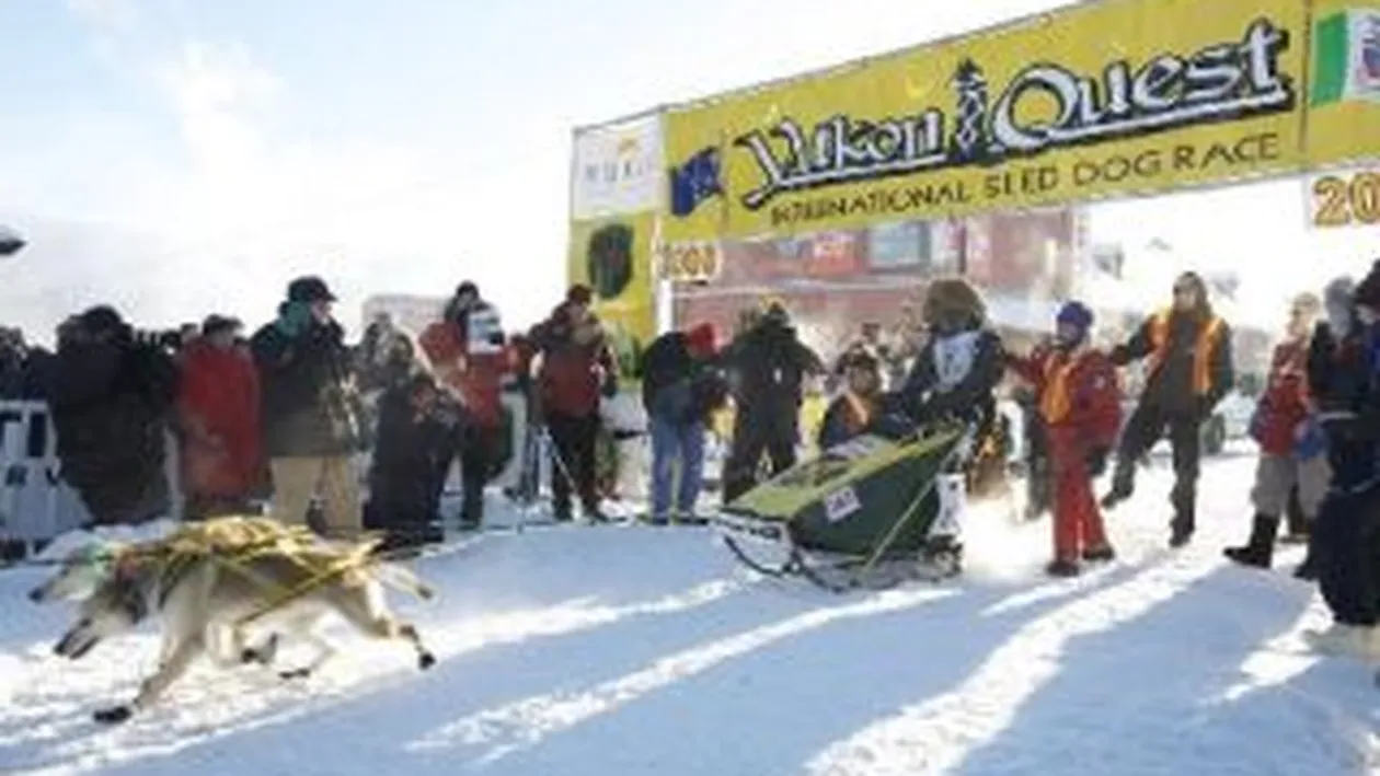 Un jamaican a luat startul in cea mai dificila cursa de sanii trase de caini, in Alaska