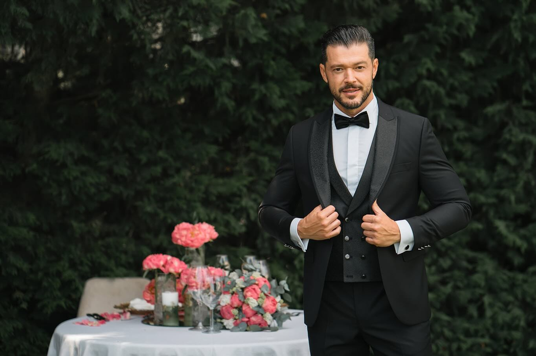 Victor Slav a probat costumul de ginere