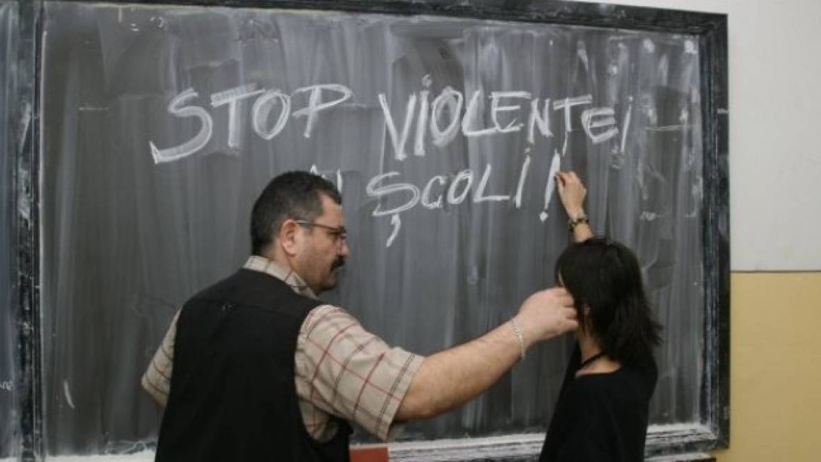Un învăţător din Botoşani este cercetat penal! Ce i-a făcut unui copil de clasa întâi