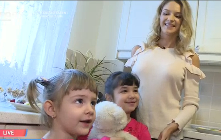 Mihai de la Akcent şi soţia lui nu îşi refuză plăcerile, mai ales în miez de noapte! Artistul a mărturisit micul lor “secret“: “Pe la 12 -1 noaptea mergem…“