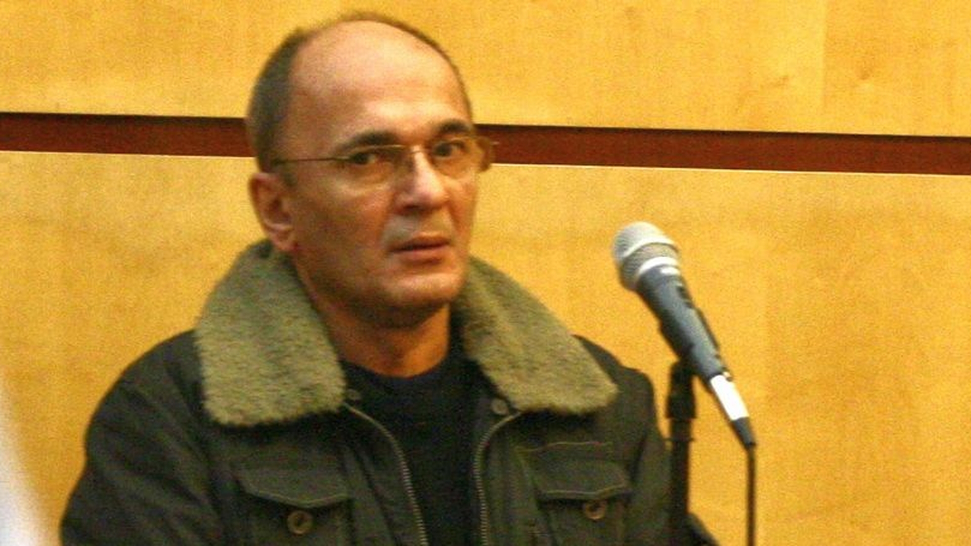 Si-a abandonat studiile din cauza lui Bahaian