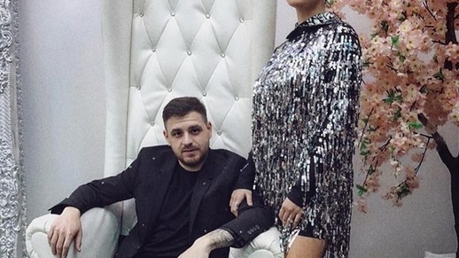 Betty Salam a părăsit România după ce s-a aflat că e însărcinată. Primele imagini din vacanța exotică