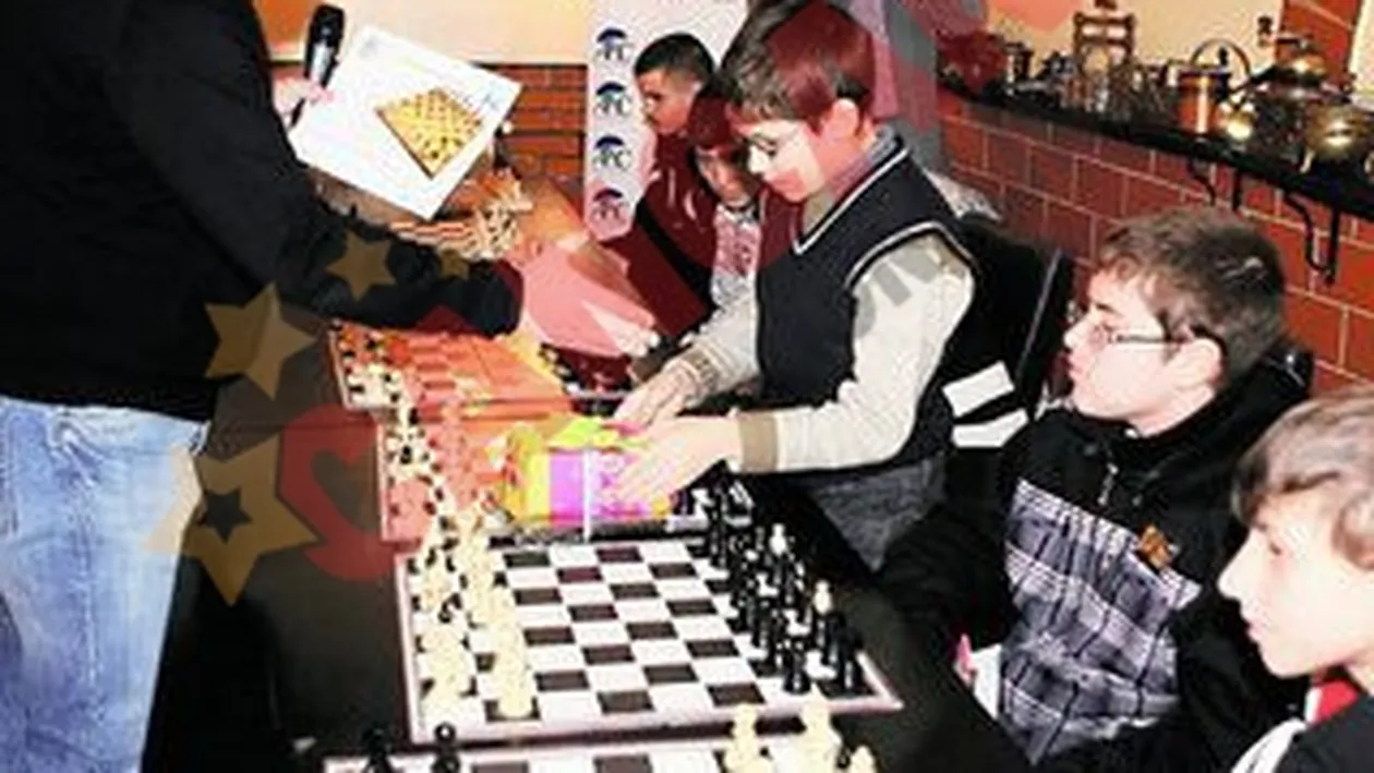 Stefan Florescu ii sprijina pe micutii sahisti nevazatori