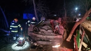 Accident teribil în Botoșani! Un tânăr fără permis a provocat haos pe șosele. Un deces și patru persoane rănite  