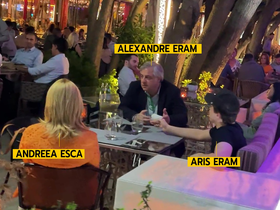 Andreea Esca și Alexandre Eram, la masă, în Herăstrău, alături de fiul lor, Aris (Foto: CANCAN.RO)