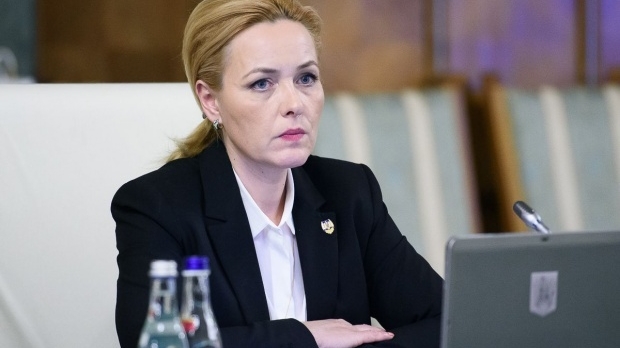 Carmen Dan, primele declarații după ce și-a îngropat soțul: "Am rezistat pentru că am un copil"