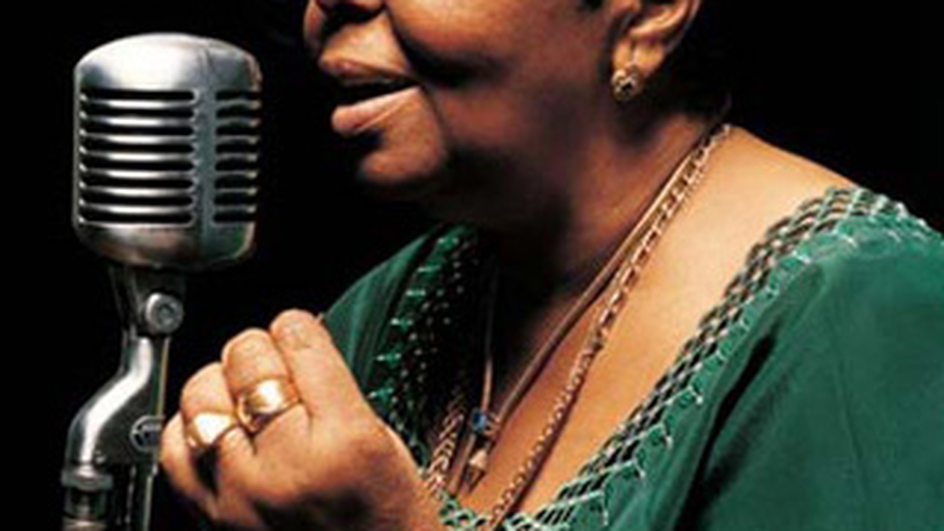 Cesaria Evora era apreciata in Romania! Fanii o opreau pe strada sa ii ceara autografe!