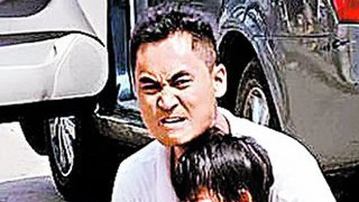 A vrut sa-i faca harachiri propriului copil