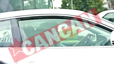 Iulia Vantur umbla prin librarii, Moga umbla cu altele