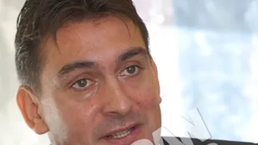 Ilie Dumitrescu s-a amuzat cand a auzit ca un tanar sustine ca este fiul lui: Pana acum spunea ca este fanul meu, acum vad ca a avansat