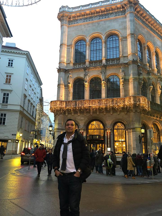Daniel Buzdugan, martor la o cafenea din Viena! Jurnalistul a povestit totul pe Internet: “A intrat un tip zdrențăros…“