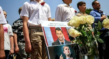 Bărbat înarmat, prezent la slujba de înmormântare a lui Charlie Kirk! Detalii de ultimă oră