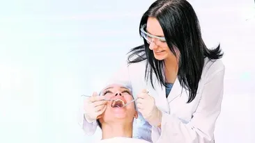 Ce trebuie sa stii despre implantul dentar. O interventie sofisticata, in mai multe etape, poate inlocui dintii avariati