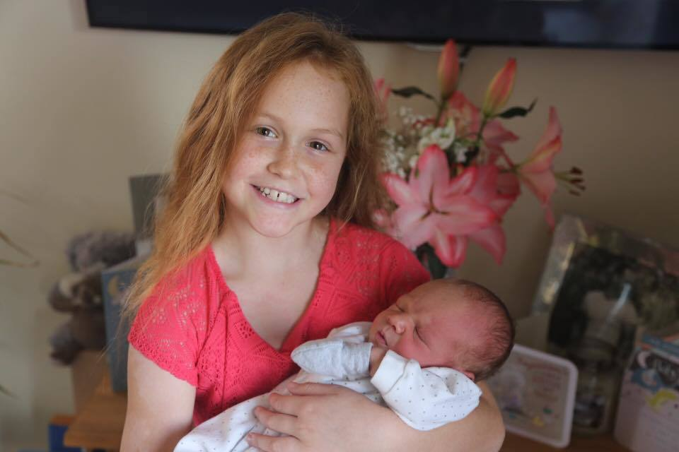 Claire Hutchins şi Beau Thompson i-au pus numele copilului lor Jaxx. Sursa foto: Facebook