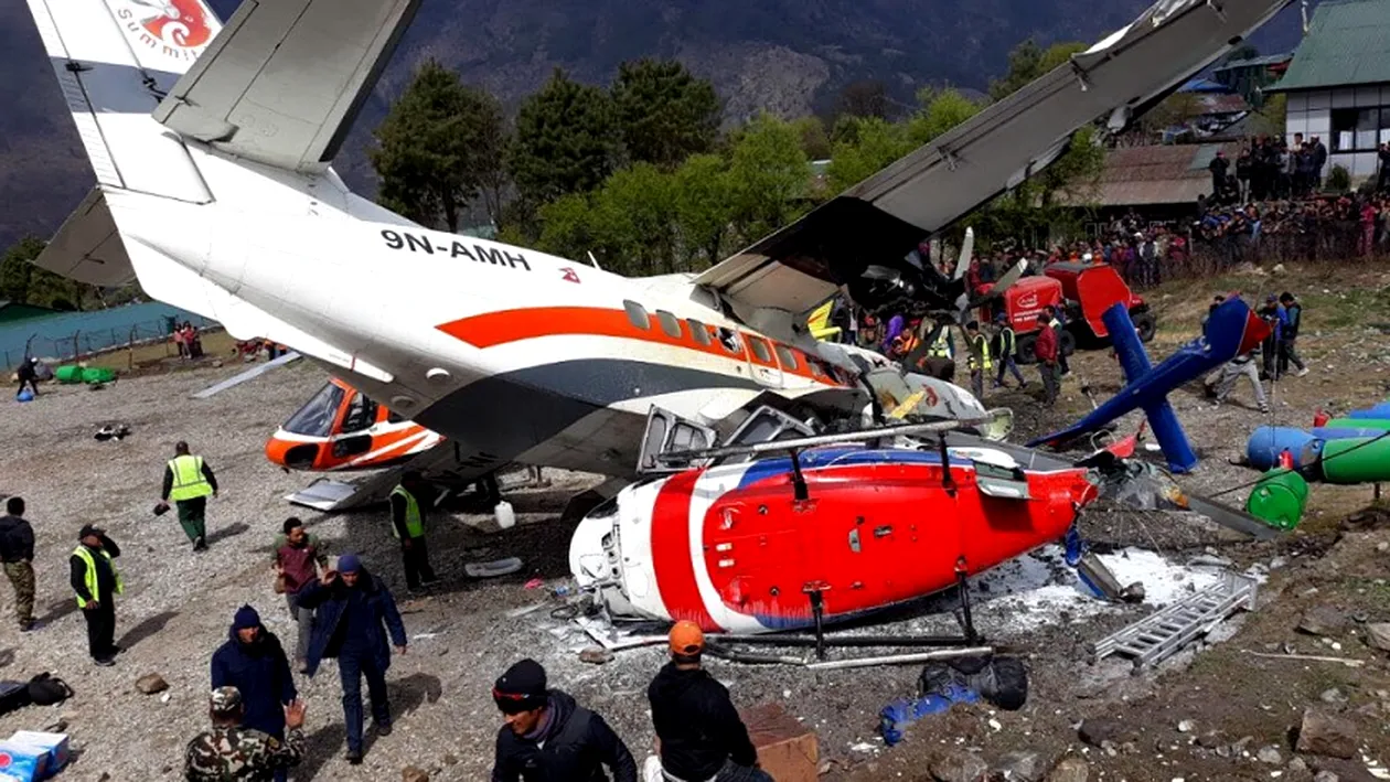 Trei persoane au murit după ce un avion de mici dimensiuni a lovit un elicopter!